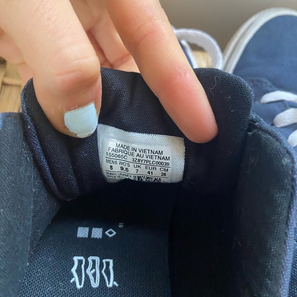 I bought the wrong size. They are in very great condition. - Picture 4 of 8